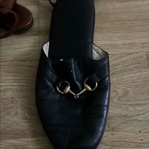 Gucci Black and Gold Sandals with Leather Finish